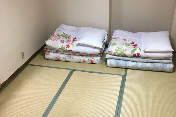 Room 9 of 38