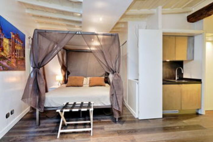 Room 21 of 31