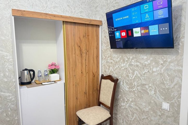 Room 10 of 33