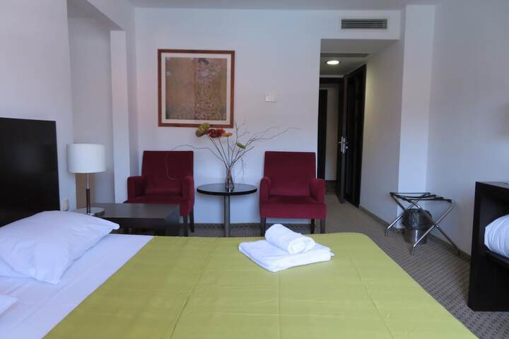 Room 6 of 59