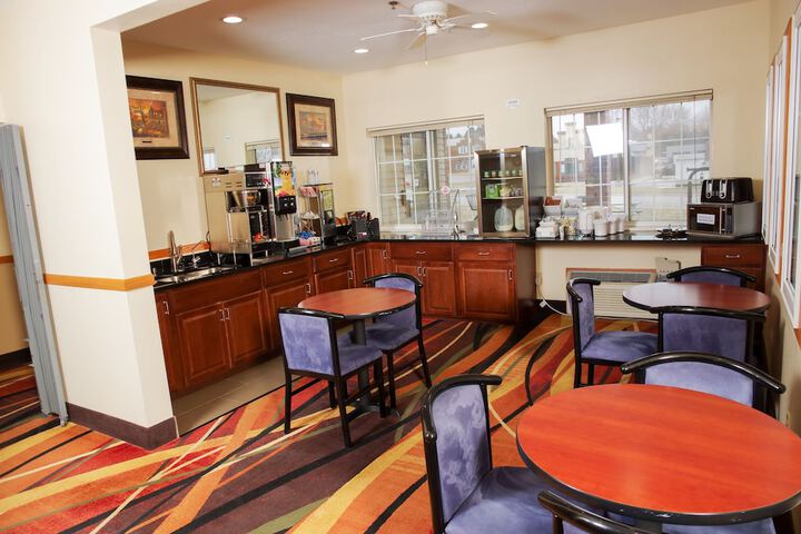 Breakfast/Coffee Service 19 of 30