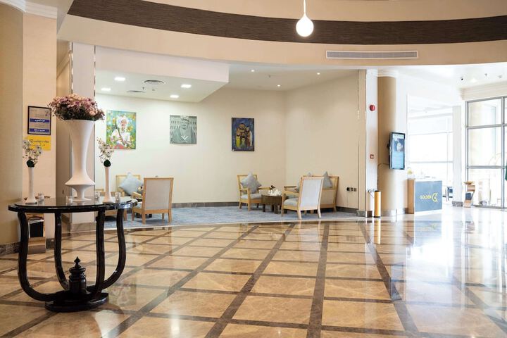Entrance & Lobby