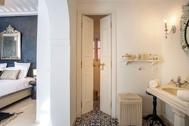 Room 3 of 61