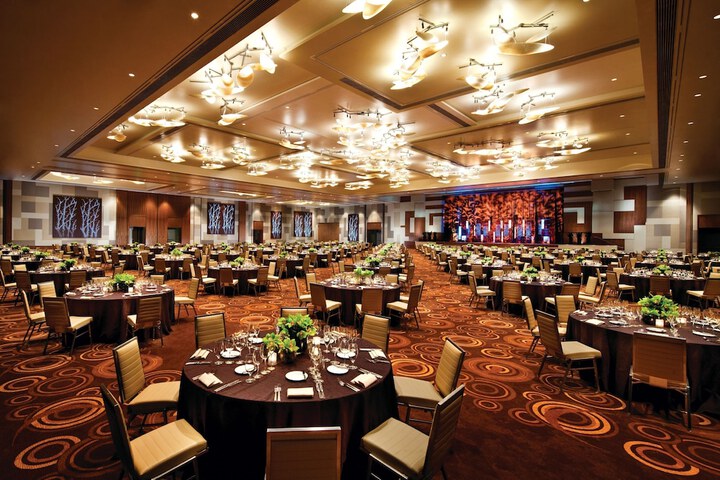 Ballroom/Hall 103 of 110