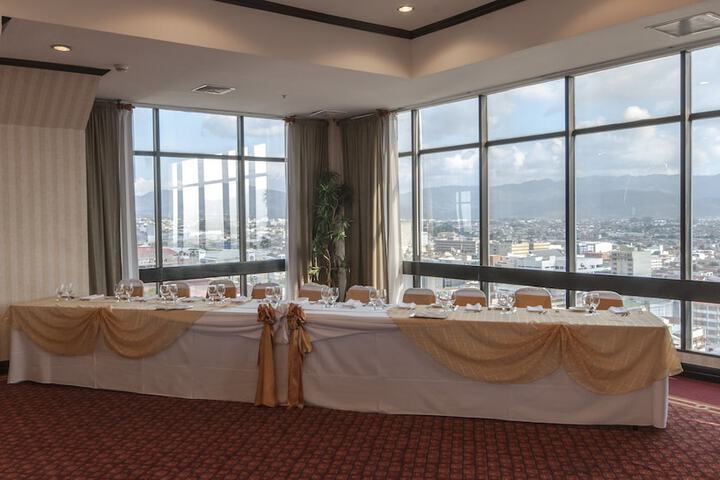 Ballroom/Hall 64 of 92
