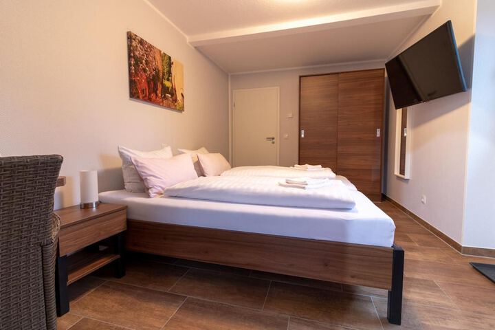 Room 17 of 39