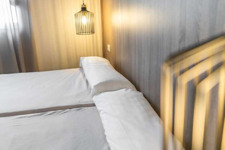 Room 40 of 74