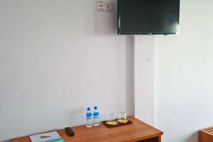 Room 9 of 37