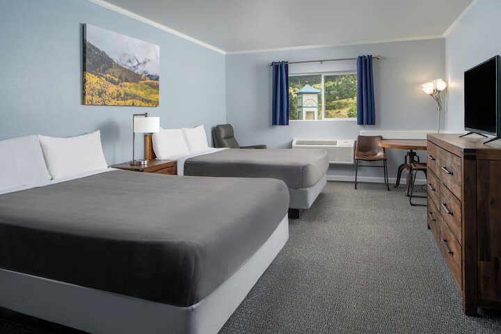 Room 6 of 15