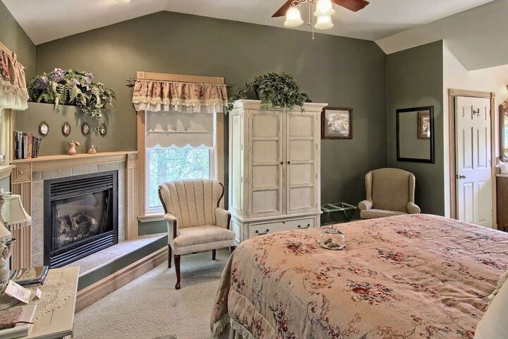 Room 16 of 43