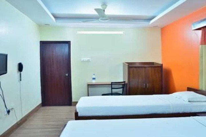 Room 6 of 10