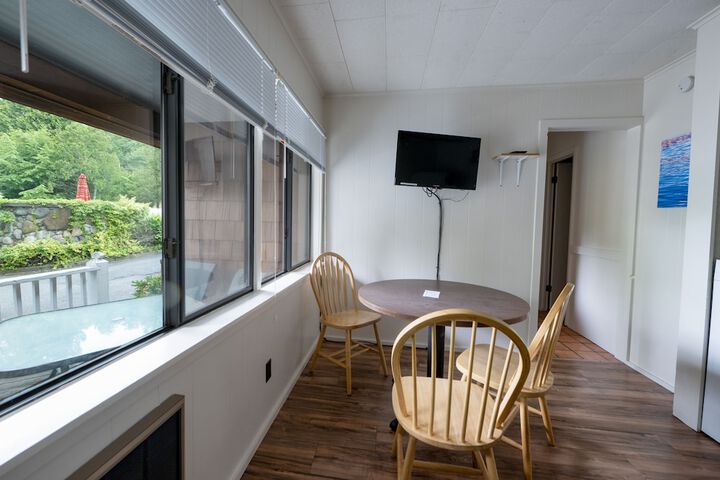 Room 203 of 324