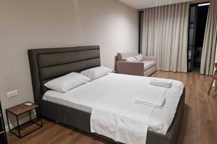 Room 4 of 48