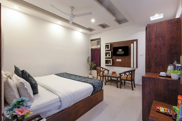 Room 9 of 15