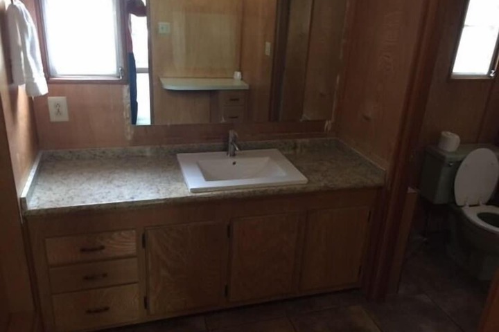 Bathroom sink