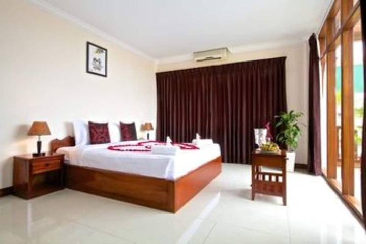 Room 6 of 32