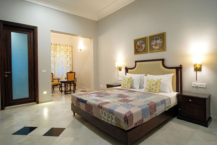 Room 12 of 22