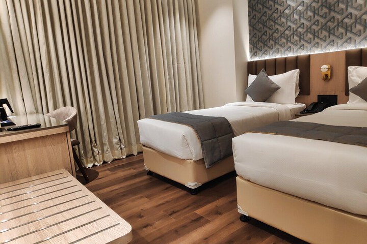 Room 10 of 41