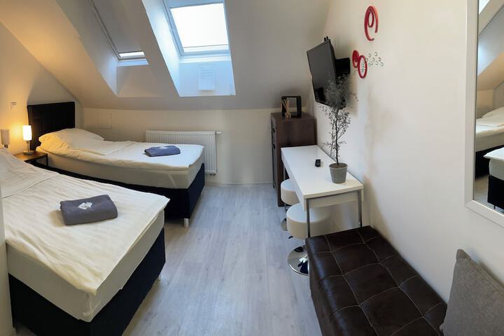 Room 22 of 48