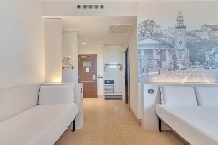 Room 18 of 36