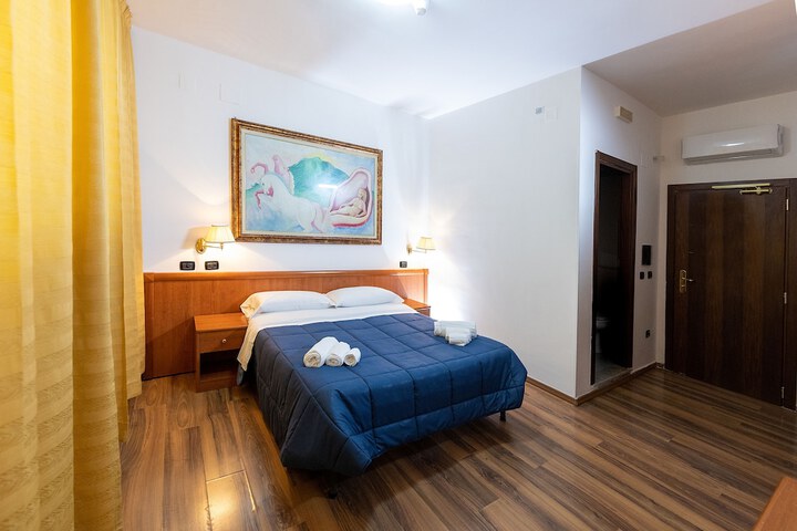 Room 3 of 16