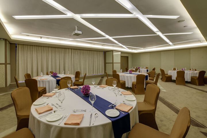Ballroom/Hall 50 of 80