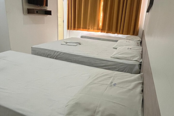 Room 16 of 32