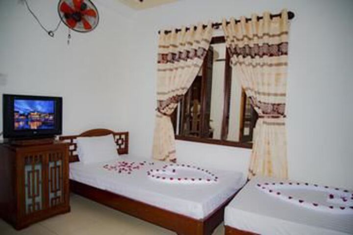 Room 10 of 24