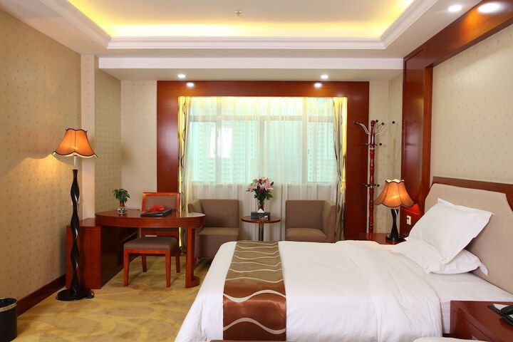 Room 5 of 41