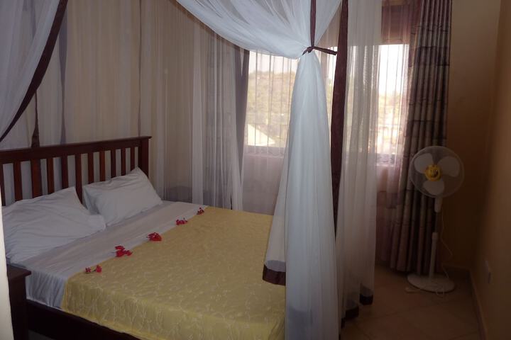 Room 4 of 48
