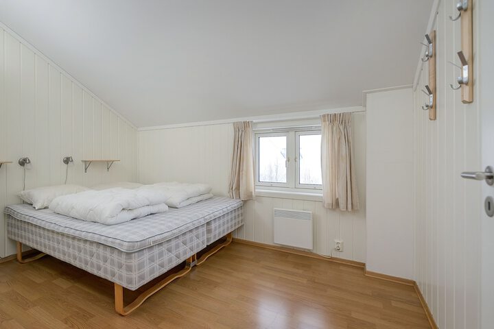 Room 8 of 50