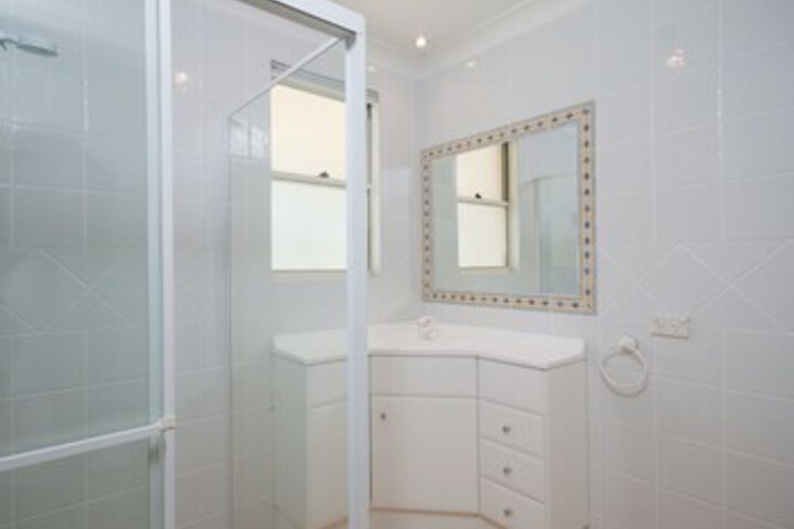 Room 4 of 23