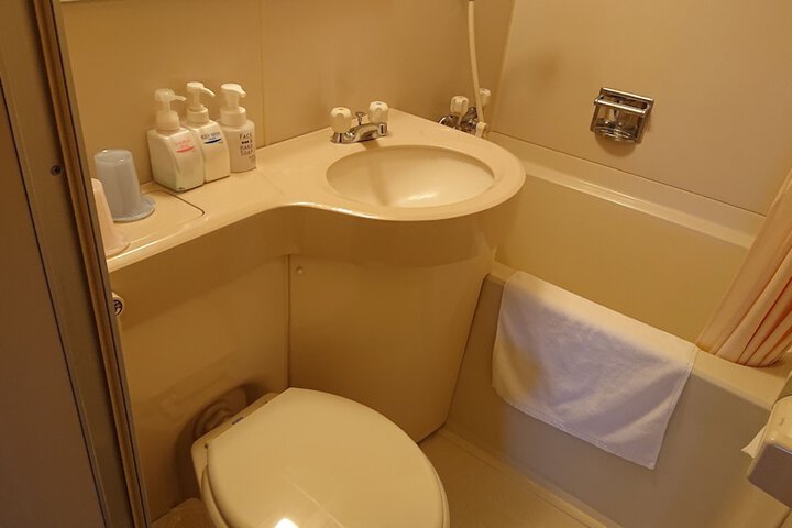 Room 9 of 34