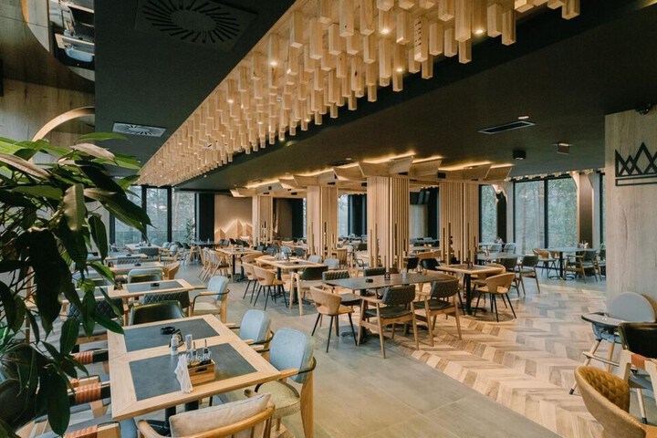 Dining 54 of 78