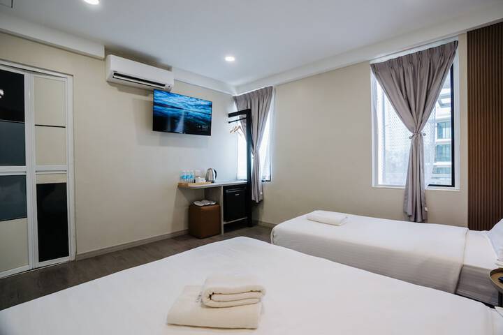 Room 26 of 38