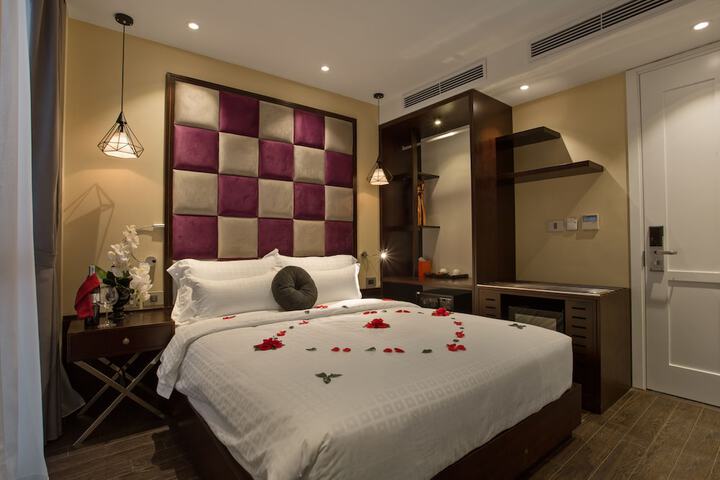 Room 7 of 63