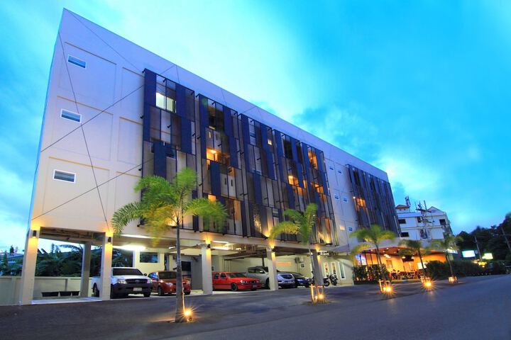 Hotel Entry