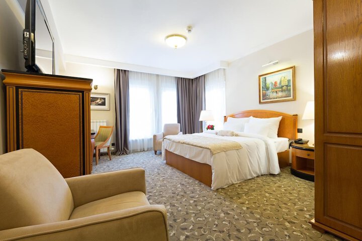 Room 25 of 63