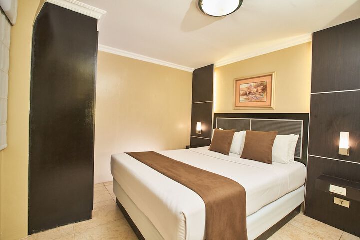 Room 5 of 59