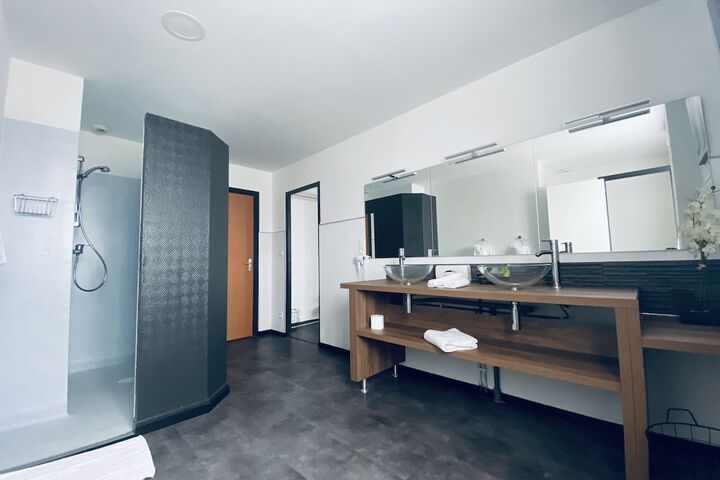 Room 52 of 72