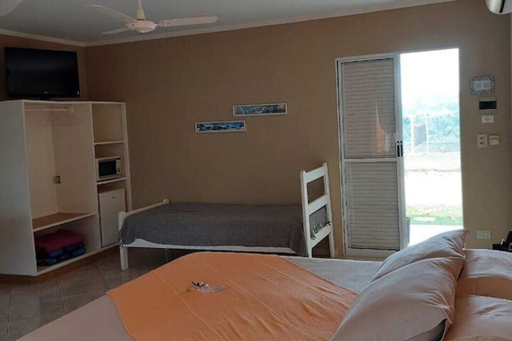 Room 4 of 37