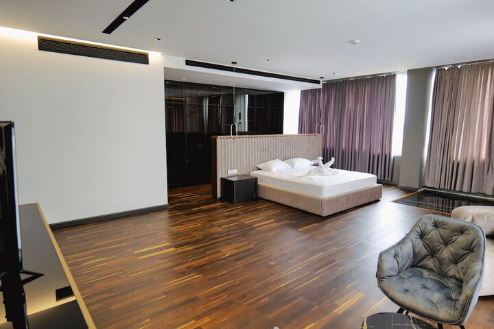 Room 15 of 148