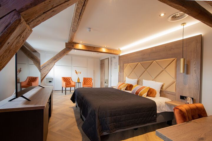 Room 10 of 60
