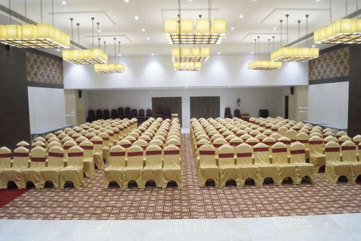 Ballroom/Hall 40 of 56