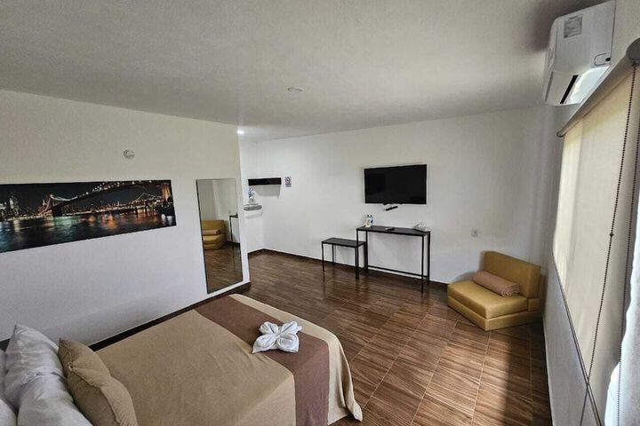 Room 4 of 13