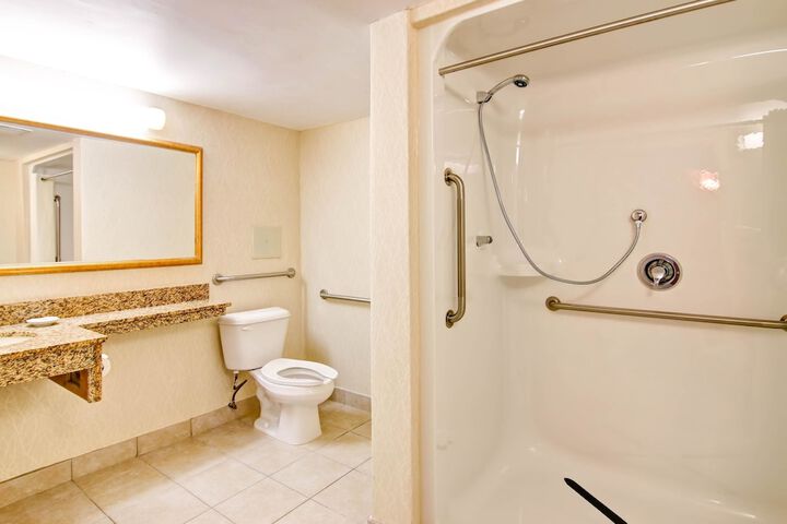 Room 12 of 33