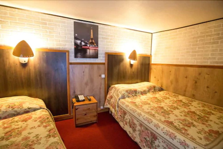 Room 17 of 34