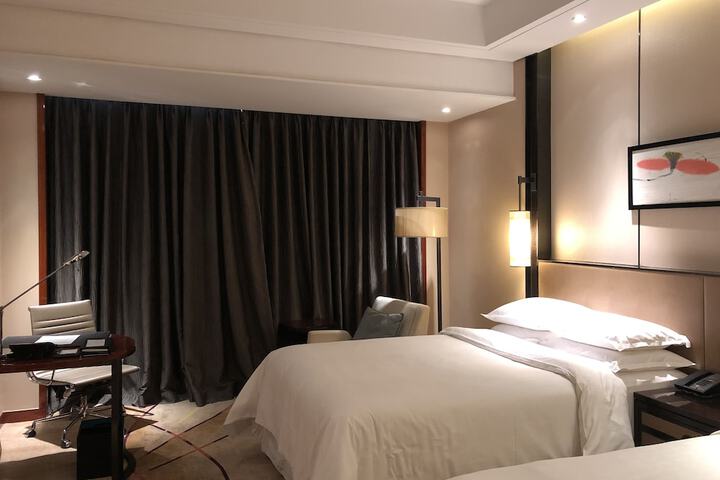 Room 28 of 65