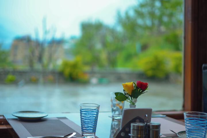 Dining 40 of 97