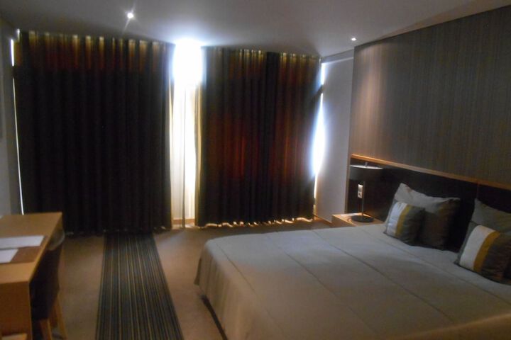 Room 9 of 36